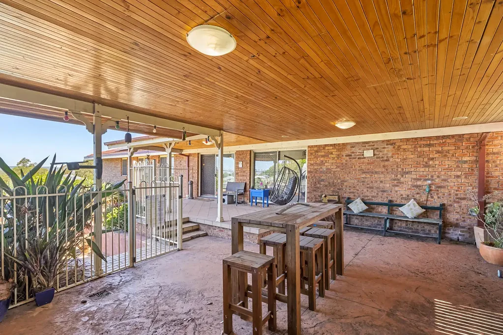 Bellbird Heights 5ห้องนอน Stunning 5 Bed + Study Home in Exclusive Enclave with Views