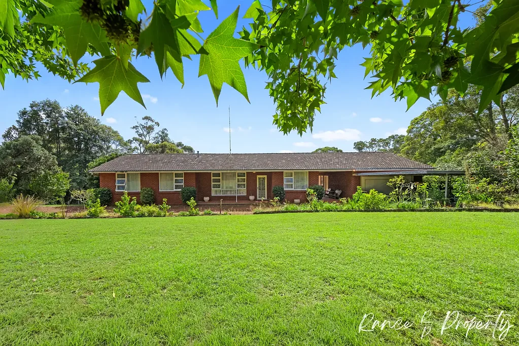Kenthurst 3房 2.65公顷庄园 61米临街面宽 自然林地宁静 养马空间完善 公交便利 学校环绕 OPEN HOME THIS SATURDAY 23RD OF MAY AT 1:30 - 2:15PM