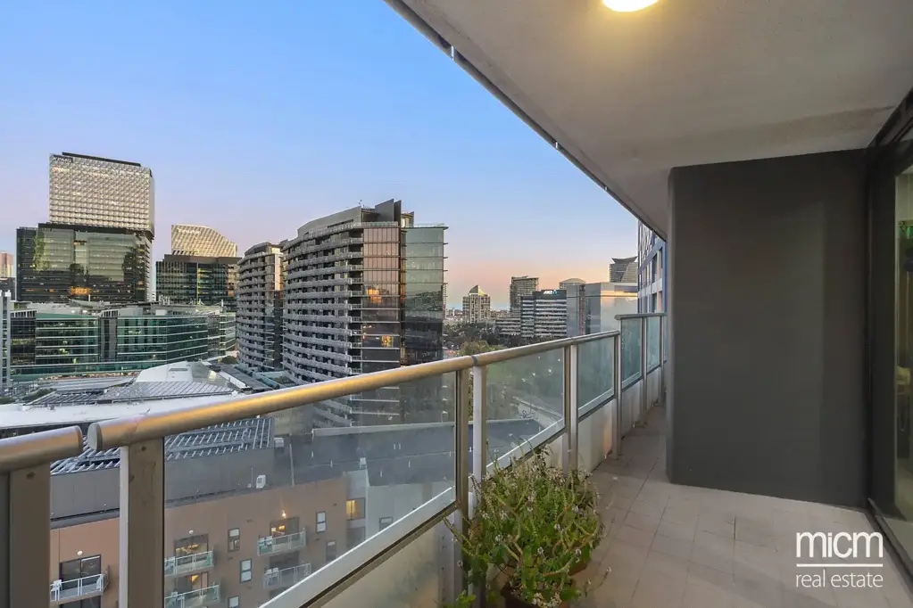 Docklands 1બેડરૂમ 7.2% Approx. Rental Yield: Inviting Harbourside Entertainer Moments from the CBD