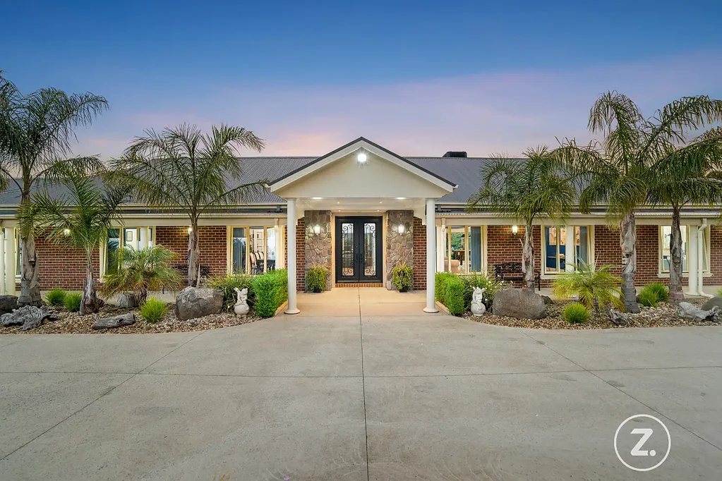 8 Nicola Court, Mickleham, VIC 3064