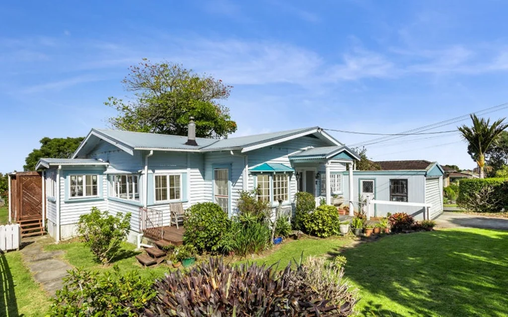 Manurewa 4બેડરૂમ Character Family Home & Income on 921m2 (MHS)