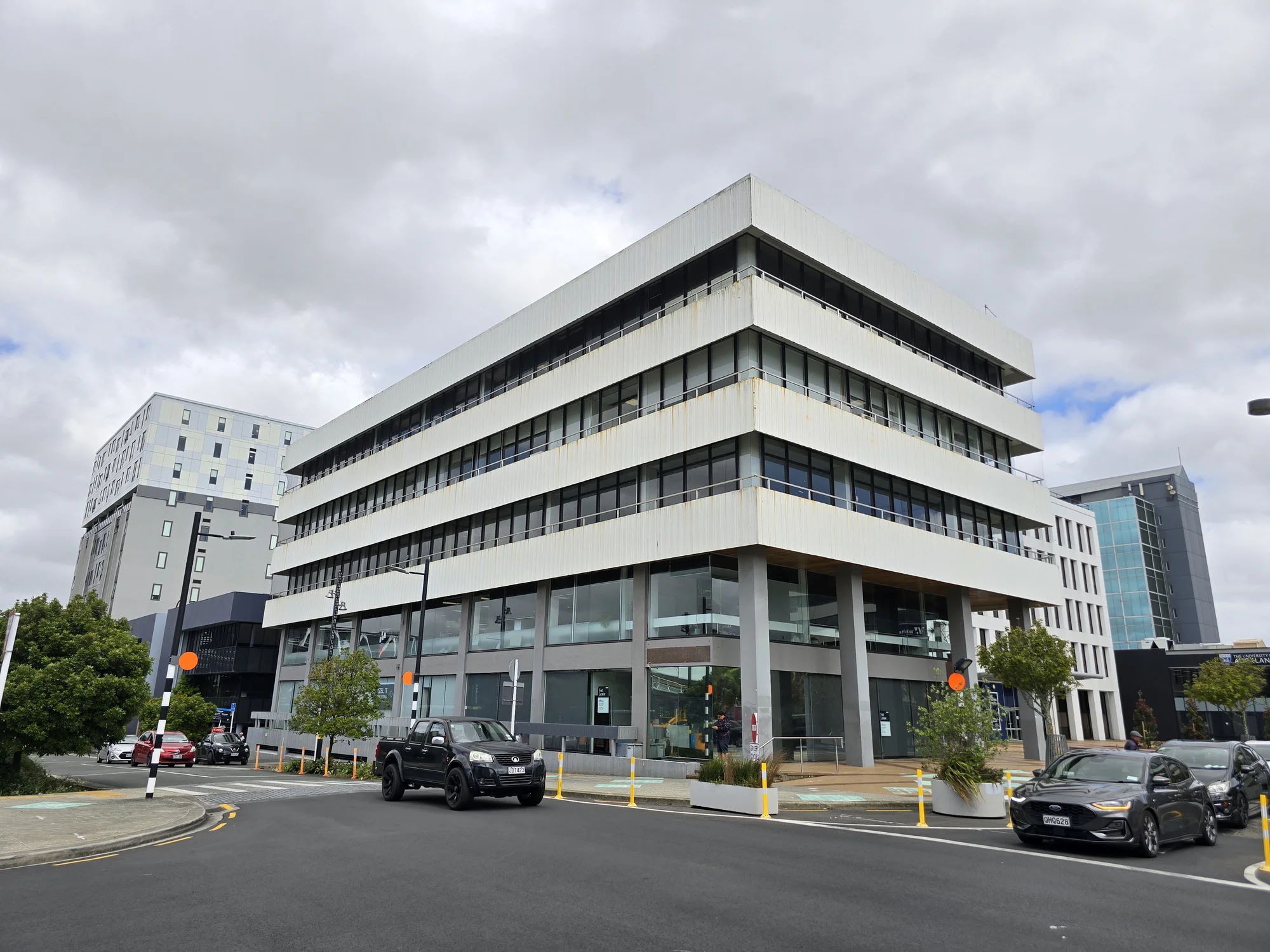 Manukau  Ground floor office in Central Manukau