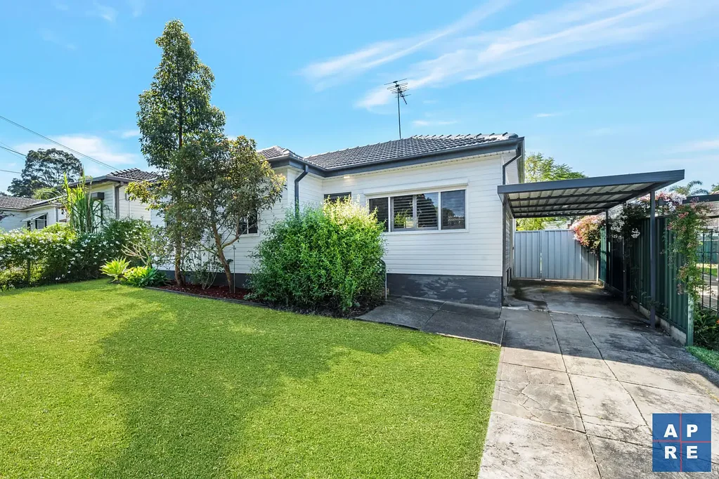 COMFORTABLE & CONVENIENT - RENOVATED BEAUTY