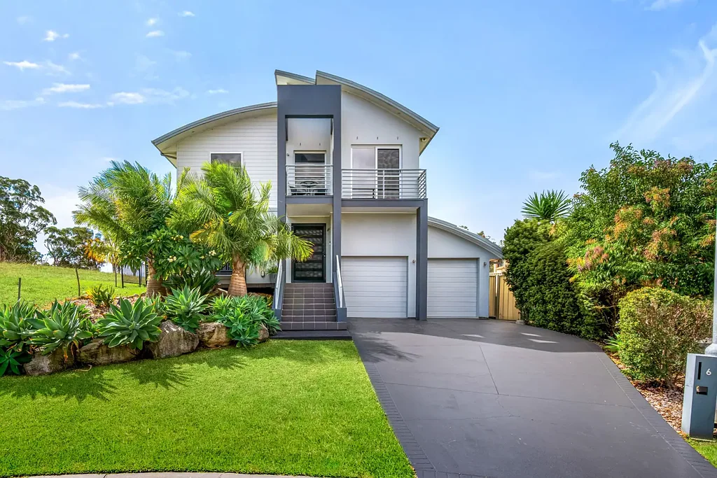 6 Mersey Place, Kearns, NSW 2558