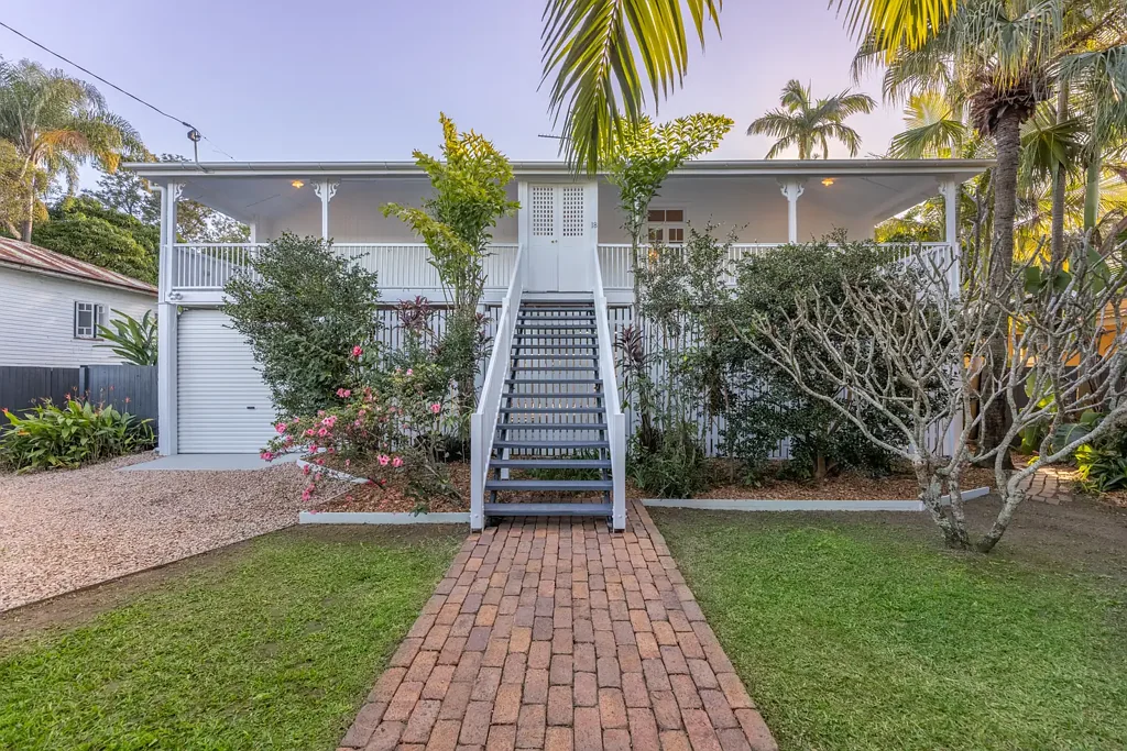Caboolture 4Kwarto A Stunning Renovated Queenslander or Capitalise on Future Potential
