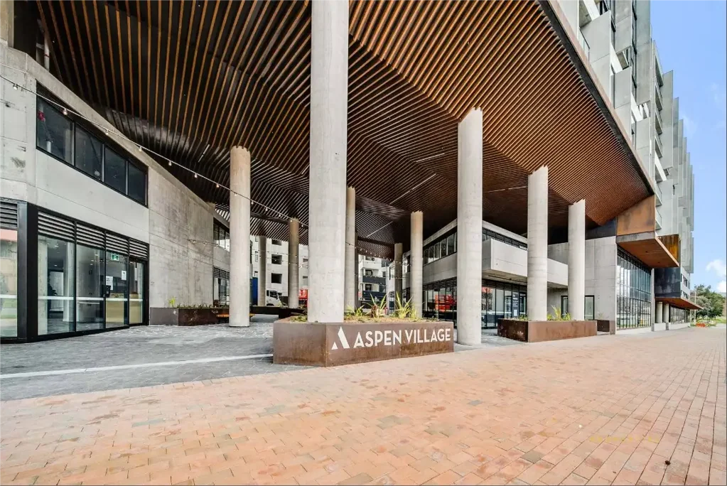 One-Bedroom Apartment in Greenway