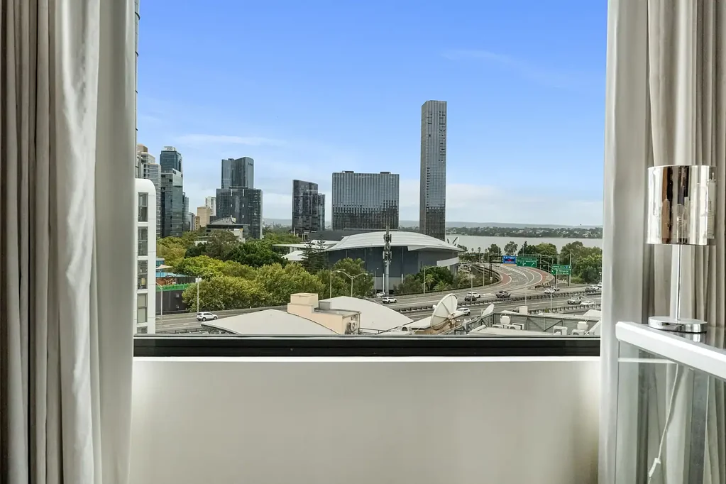 West Perth 2 Bedroom Stunning Sub-Penthouse with Panoramic Views and Prime Location