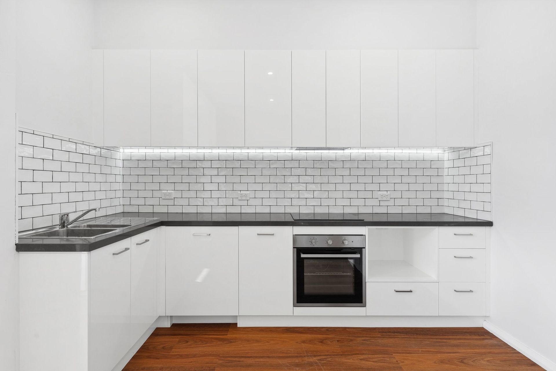 13 HELEMON ST, BRADDON ACT 2612, 0 habitaciones, 0 baños, Townhouse