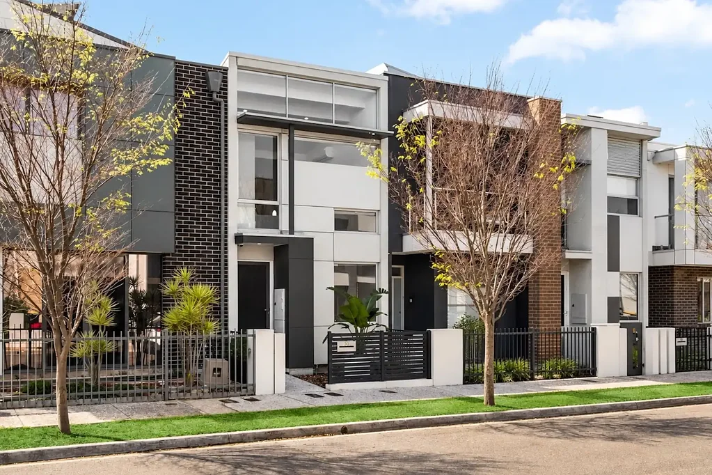 Lightsview 2Habitaciones Contemporary Style with an Effortless Indoor–Outdoor Connection