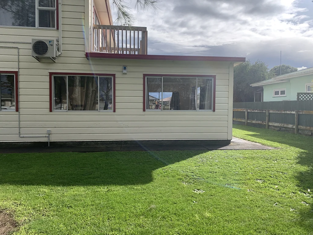 Tidy two bedroom unit