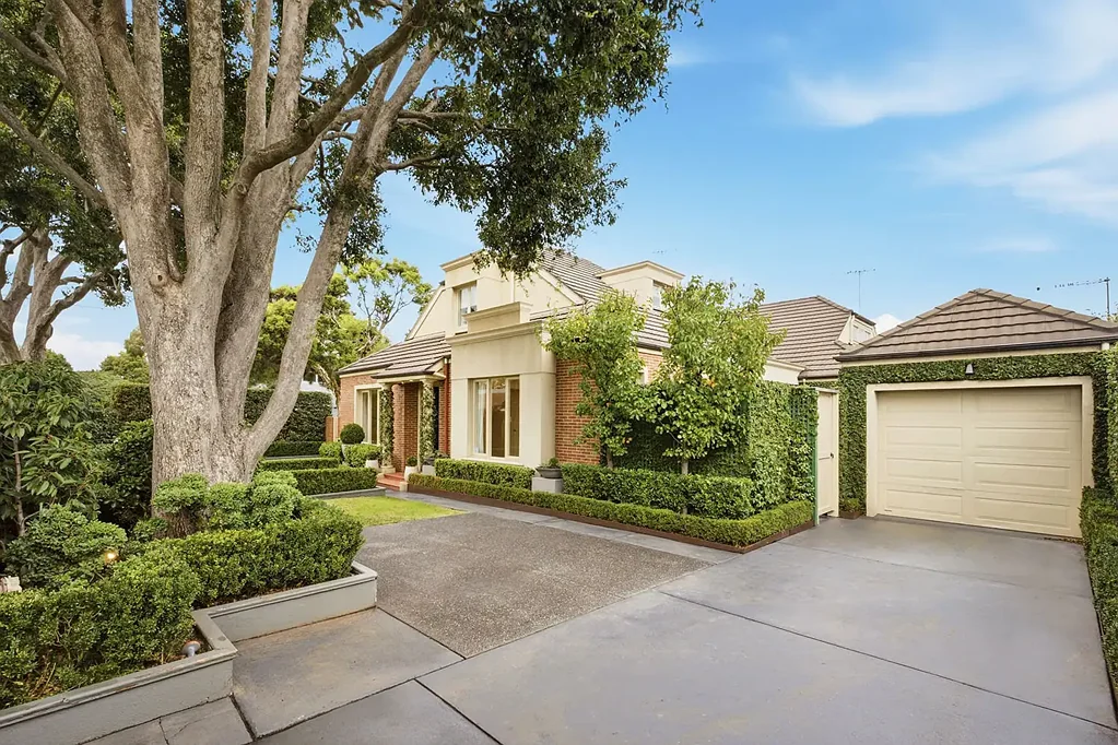 Modern, Immaculately Presented Family Home!