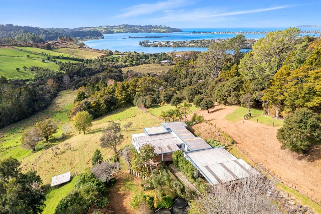 Matakana 4ਬੈੱਡਰੂਮ RENOVATE, REBUILD or REIMAGINE