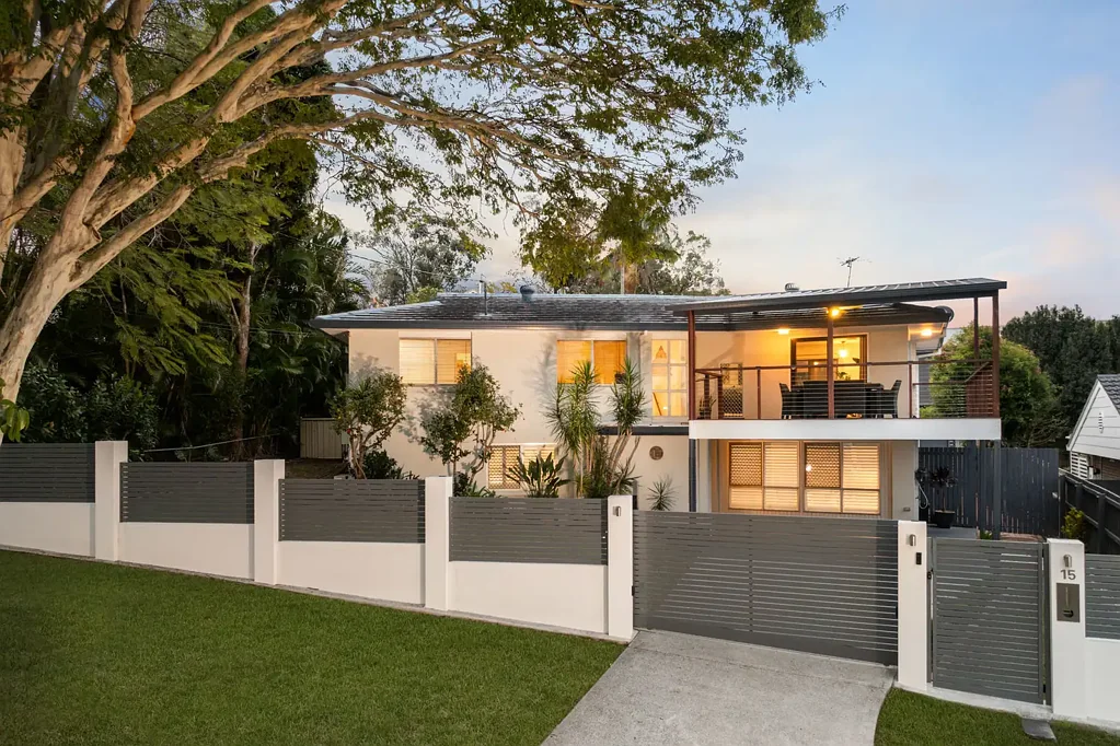 15 Kowhai Street, Kenmore, QLD 4069