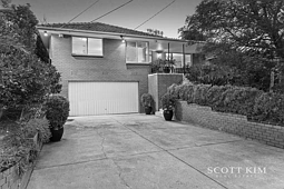 2 Oak Hill Road, Mount Waverley