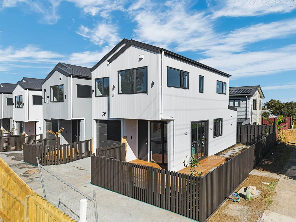 Manurewa 3房  Brand New 3BR Standalone Home + Garage & Parking