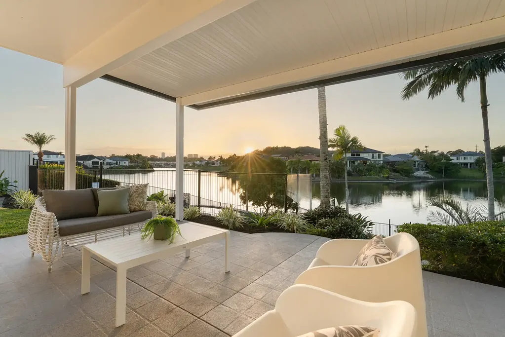 Burleigh Waters 5غرفة نوم Wide Water Luxury with North-East Aspect & Grand Proportions - Will be Sold!