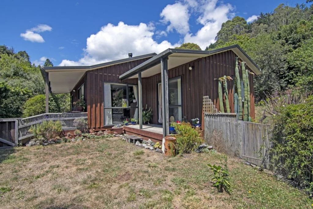 Atawhai 3部屋 * UNDER OFFER * Your Kiwi Dream Awaits Here!