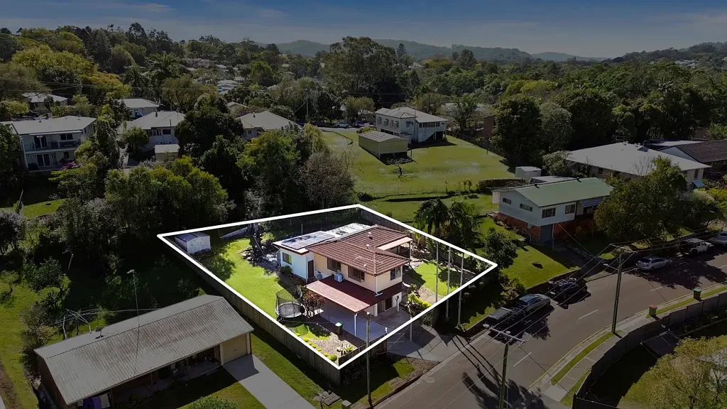 Nambour 3 Bedroom FAMILY HOME SET ON A LARGE 708M2 BLOCK, DUAL LIVING POTENTIAL - SO MUCH OPPORTUNITY!