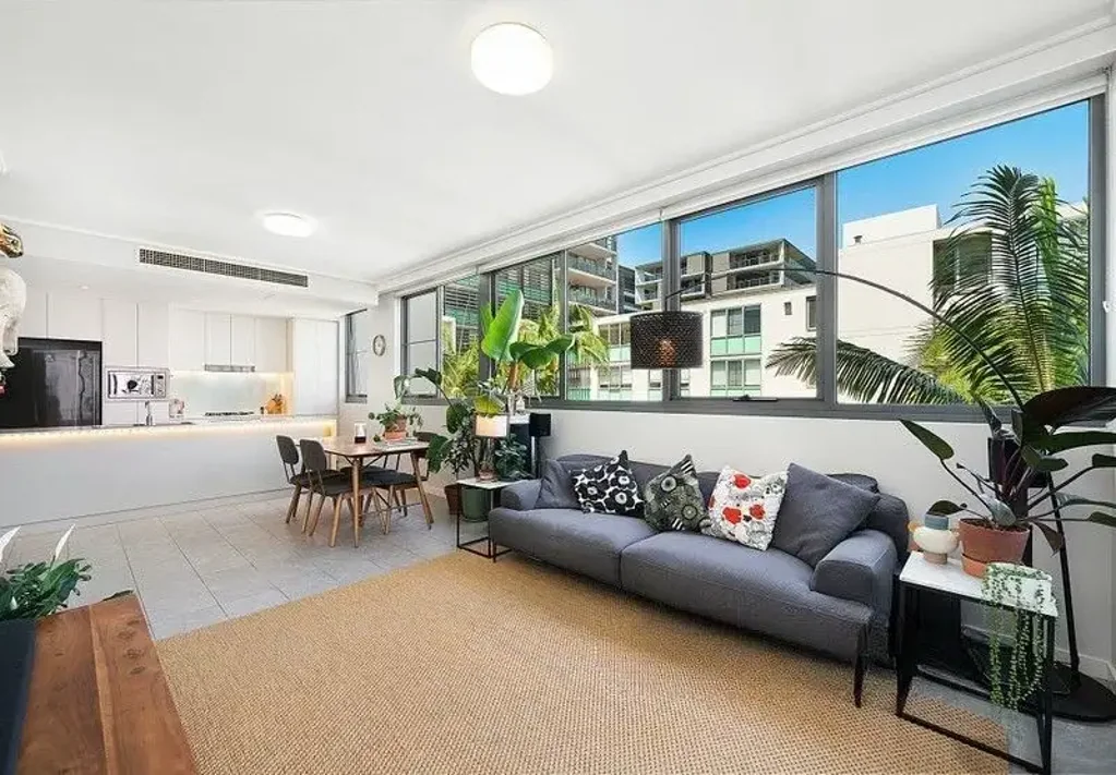 Rhodes 2 Bedroom Mirvac Built|Peaceful Living|Sunlit Home