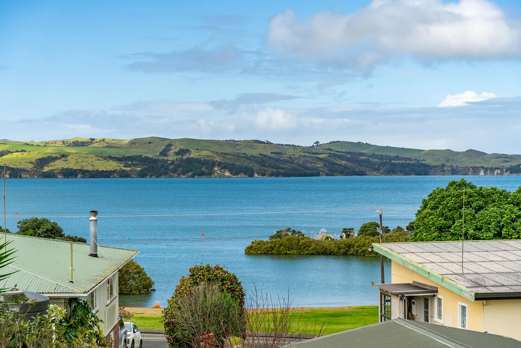 Tinopai 4 Slaapkamer Harbour Views & Coastal Living
