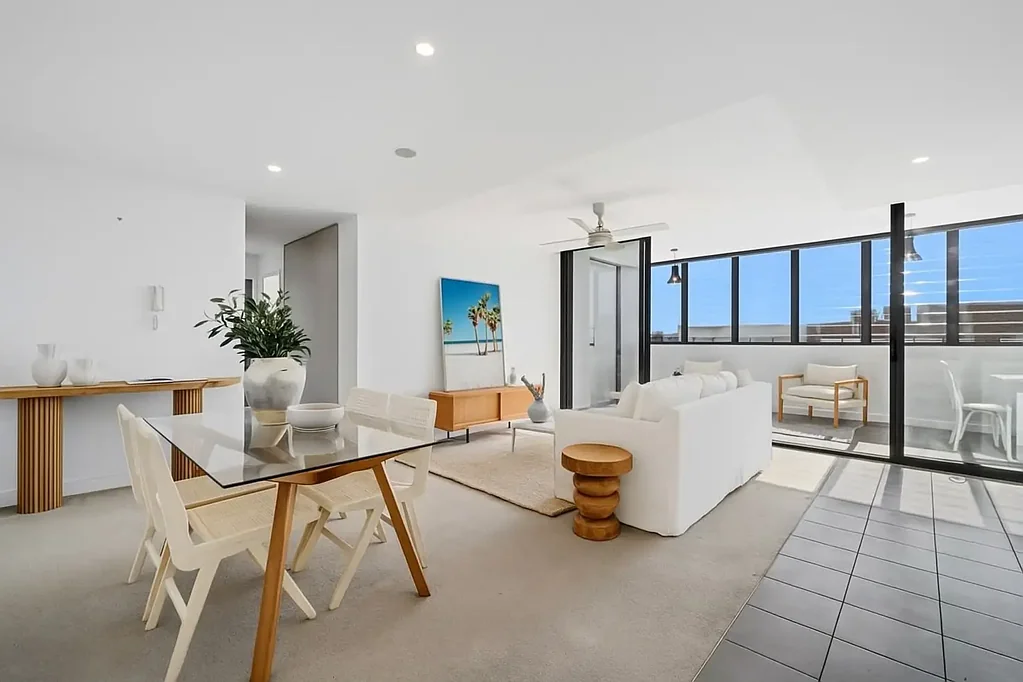 LIGHT, SPACE AND LIFESTYLE - ALL ON YOUR DOORSTEP!