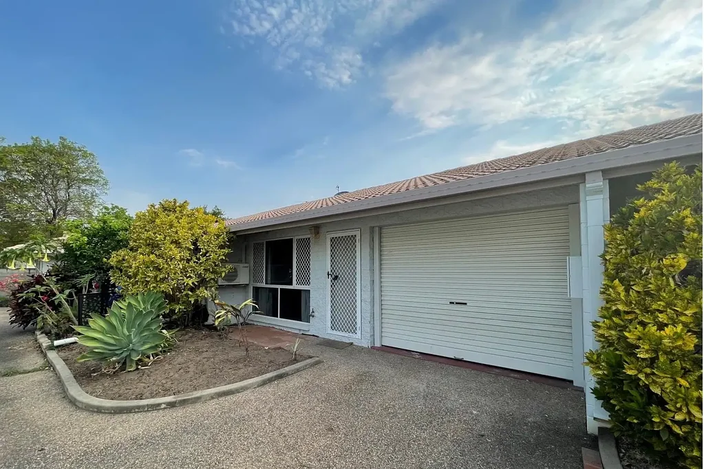 2/15 Carmody Street, Hermit Park, QLD 4812