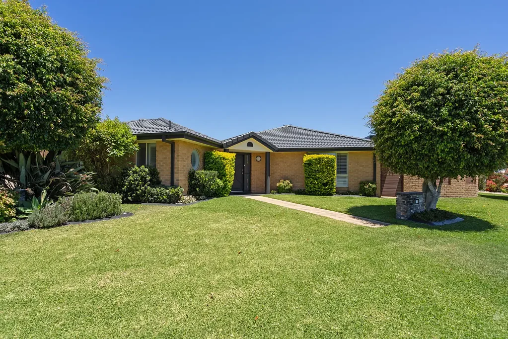 4 Serrata Court, Tuncurry, NSW 2428
