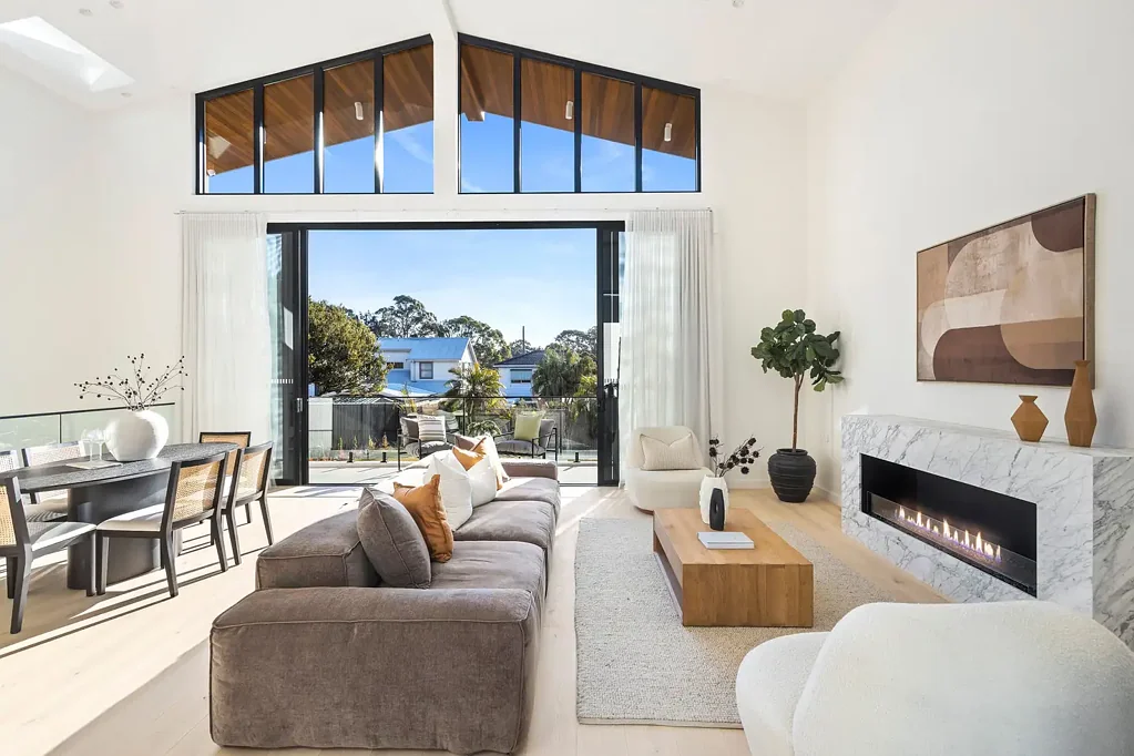 Oatley 4ห้องนอน Architecturally designed Brand New family Home