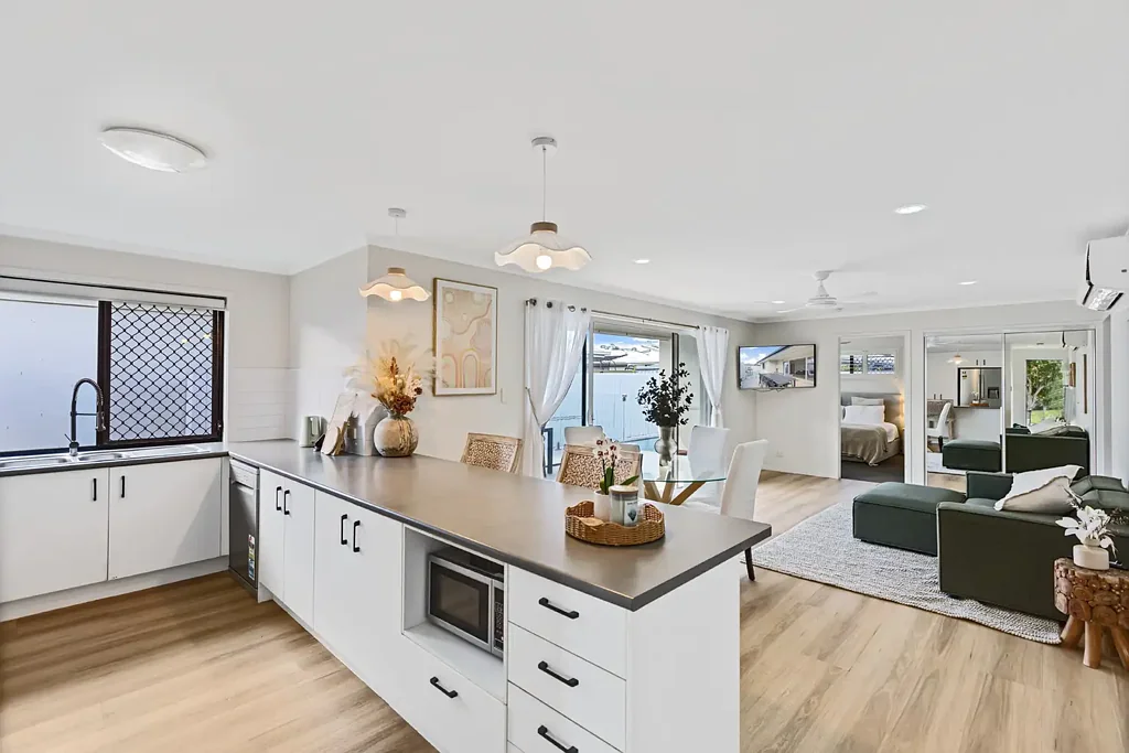 Mountain Creek 3ห้องนอน Relaxed Family Living in the Heart of Brightwater