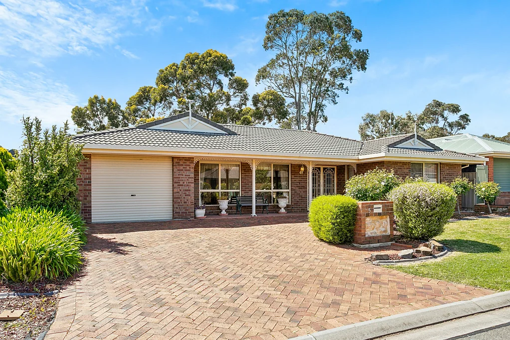 5 Greenbriar Avenue, Happy Valley, SA 5159