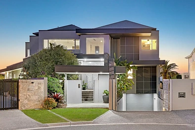 Helensvale 6 Bedroom An extraordinary opportunity - 1188m2 block - 1145m2 house with Basement - 45m waterfrontage!
