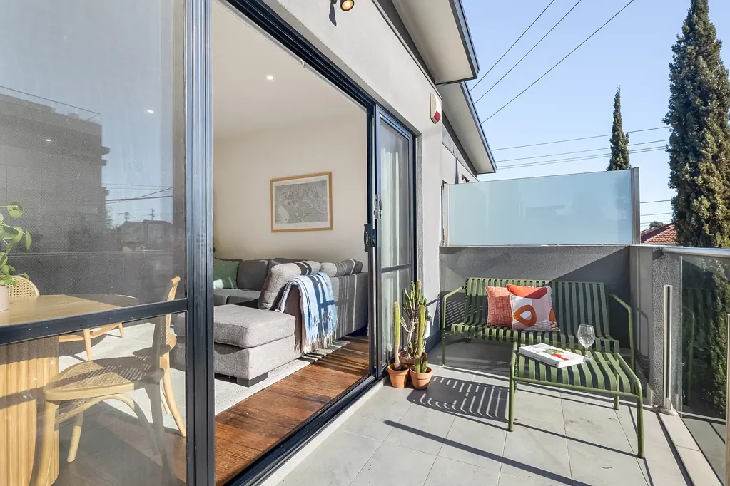 Coburg North 2 Bedroom This Will Meet Your Needs…