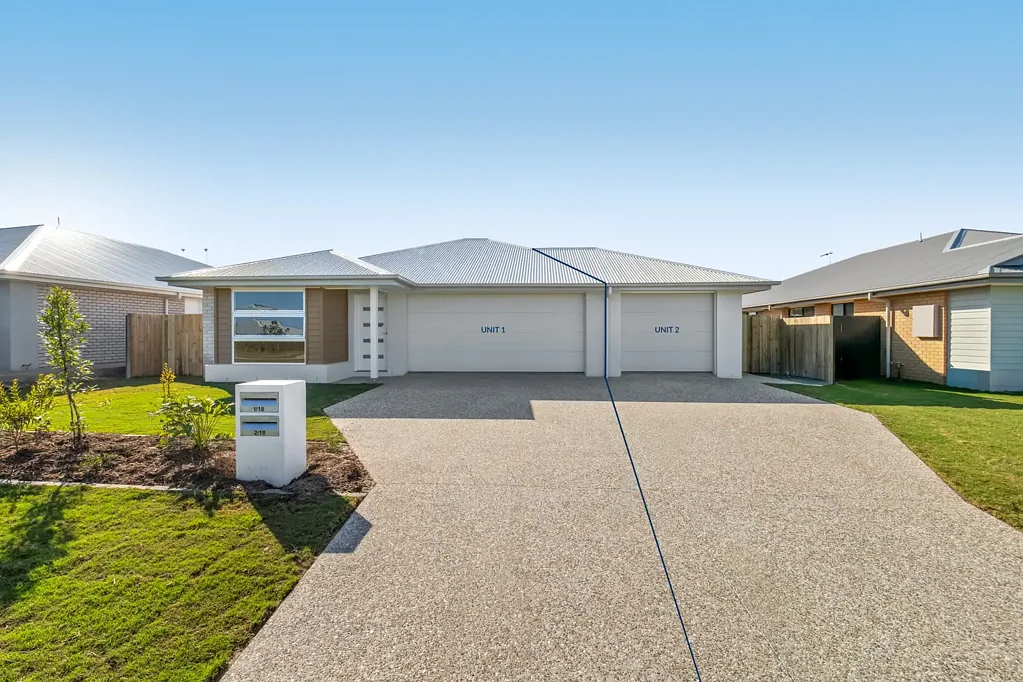 BRAND NEW DUPLEX IN LOGAN VILLAGE!