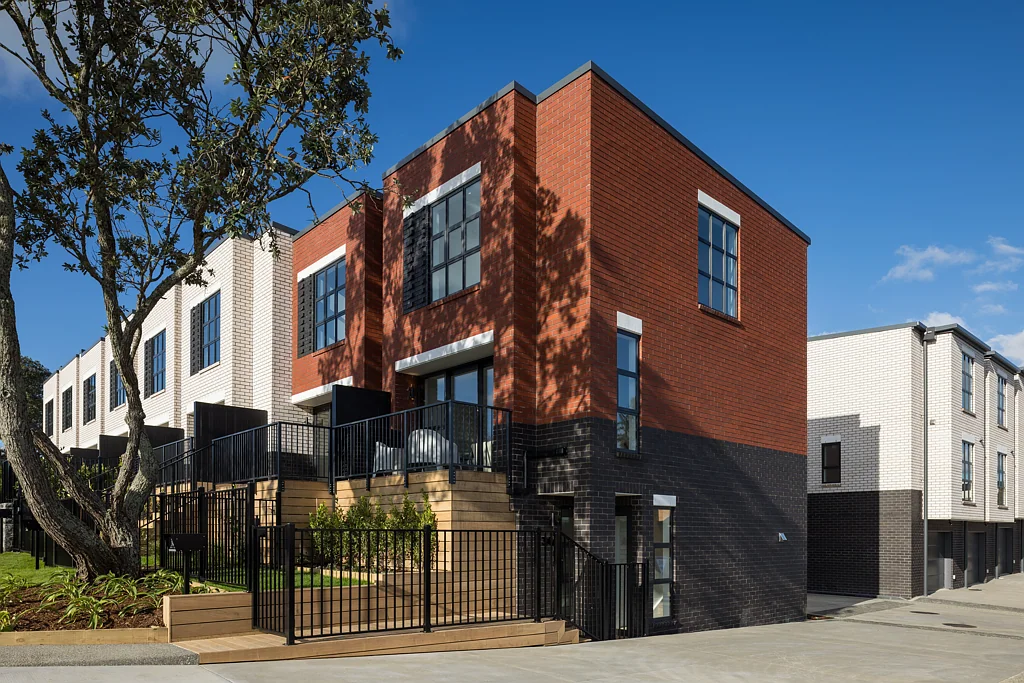 Howick 2 Bedroom Central village townhouse with single garage