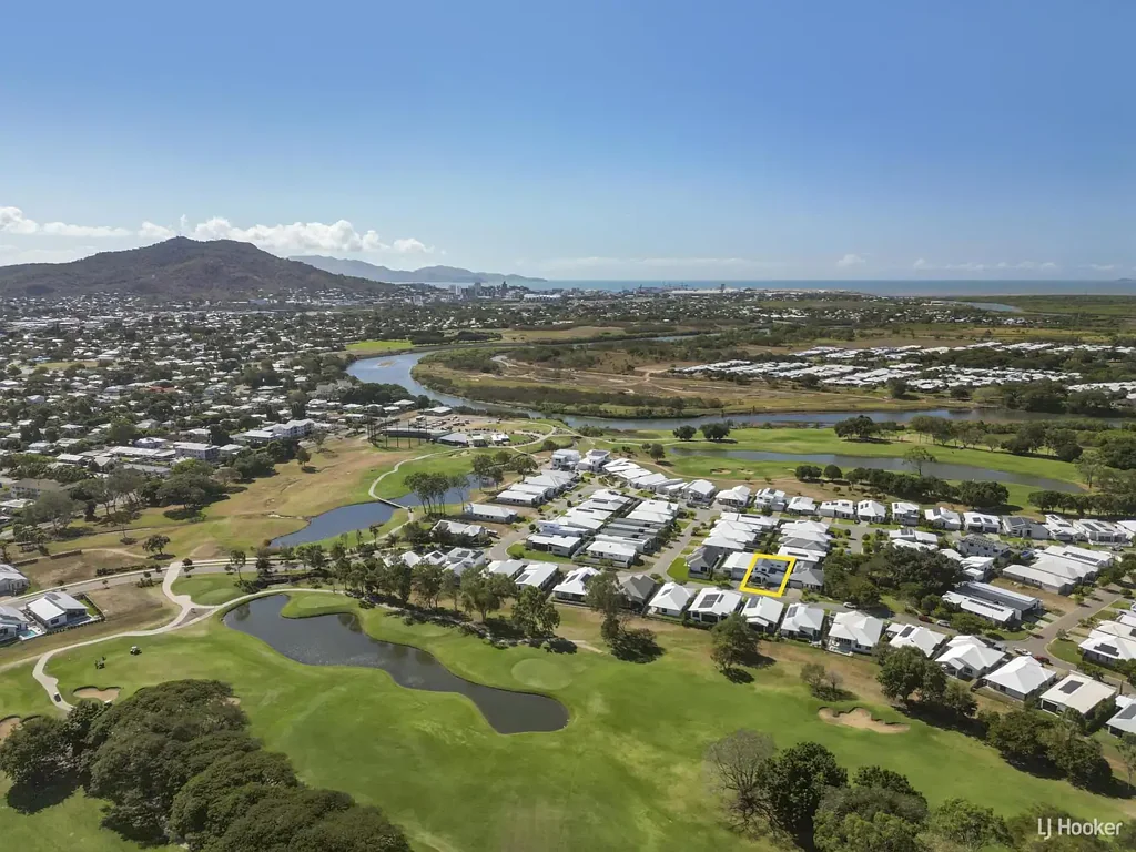 Rosslea 4房  THE OWNER IS SERIOUS ABOUT SELLING AND HAS ADVISED THAT ALL OFFERS ARE TO BE PRE