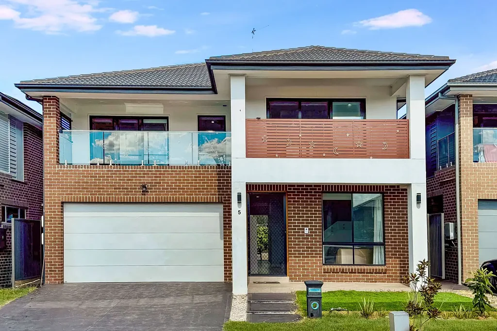 Tallawong 5房  North Facing - Almost Brand New
