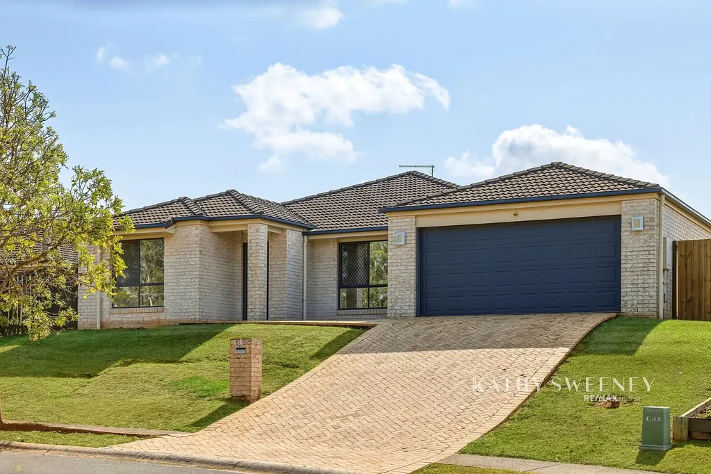 Caboolture 4Zimmer Generous Family Home with Versatile Living Spaces