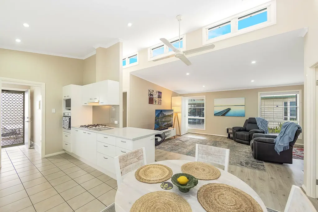 72A/2 Macleay Drive, Halekulani, NSW 2262