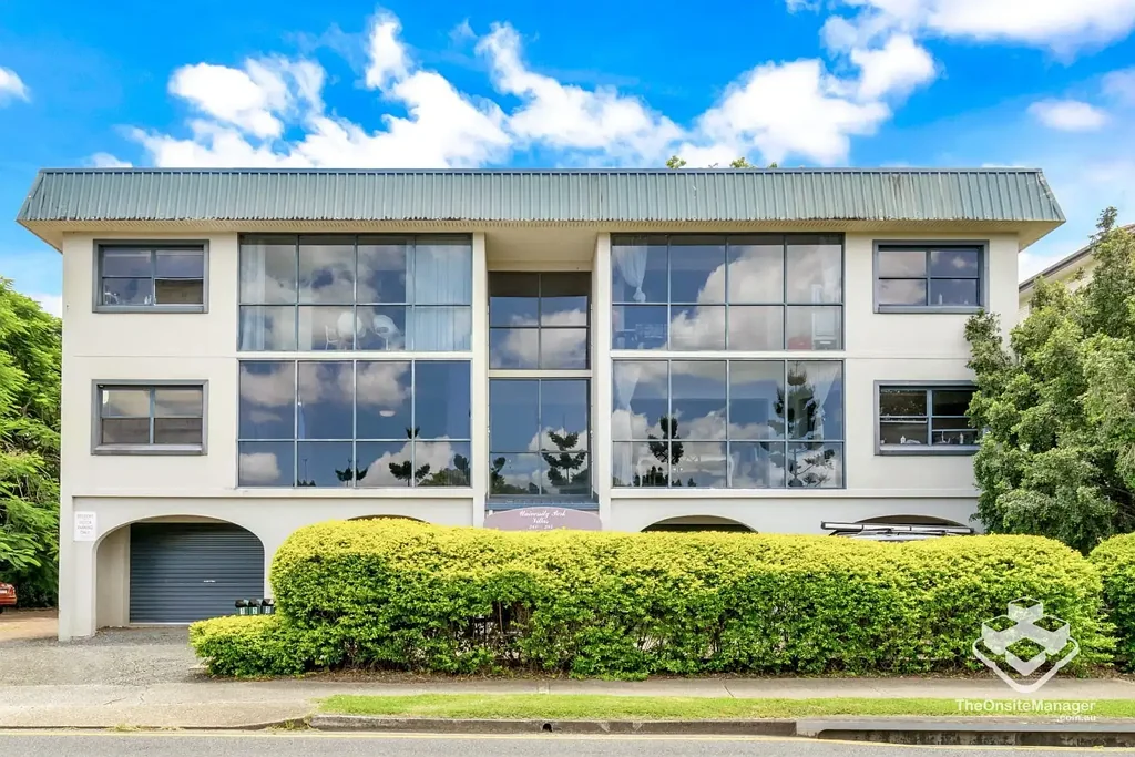 Huge 3B2B Apartment with Enormous Storage � Right at UQ Doorstep!