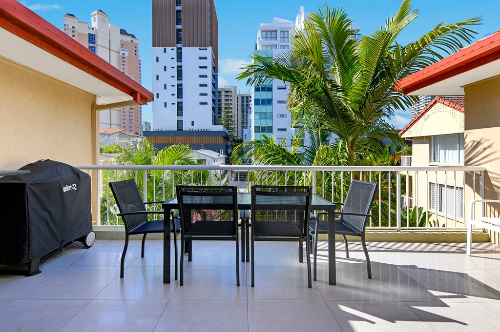 16/16 Jubilee Avenue, Broadbeach, QLD 4218