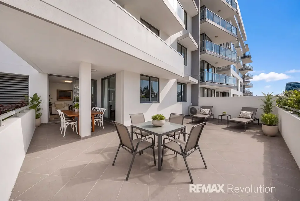 Burleigh Heads 2房  Coastal Living in the Heart of Burleigh Heads!