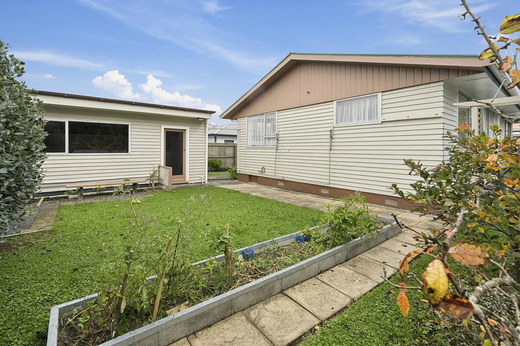 Trentham 3ห้องนอน REAR OPPORTUNITY BUY 1 OR 2 OR BOTH