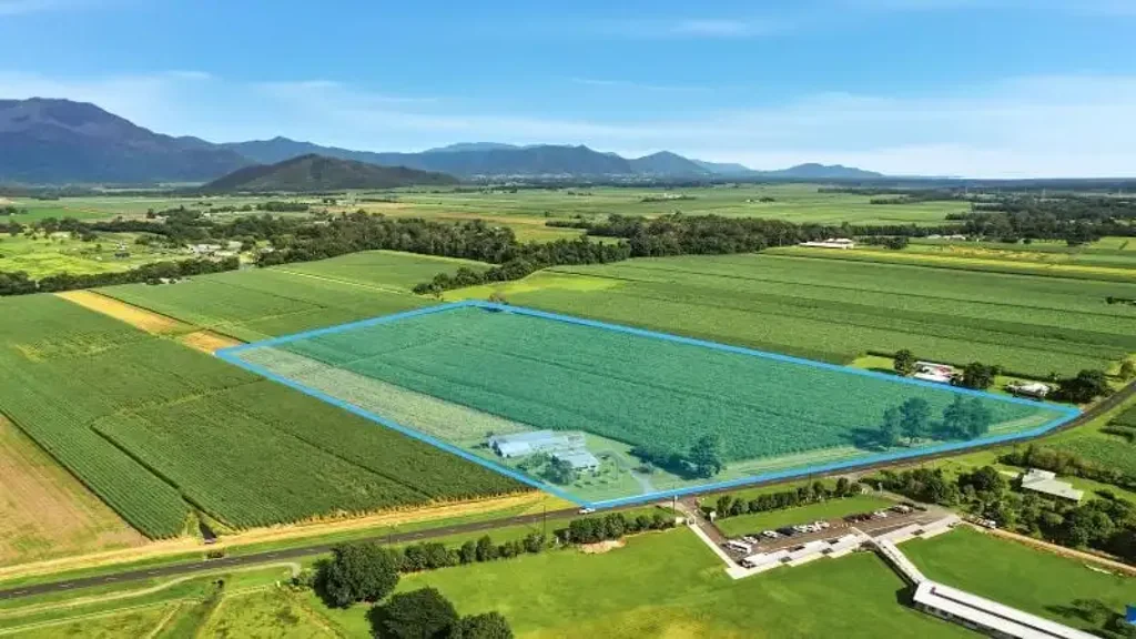 Gordonvale 4房  24 Acres + 4 Bedroom Farm House & Huge Shed.