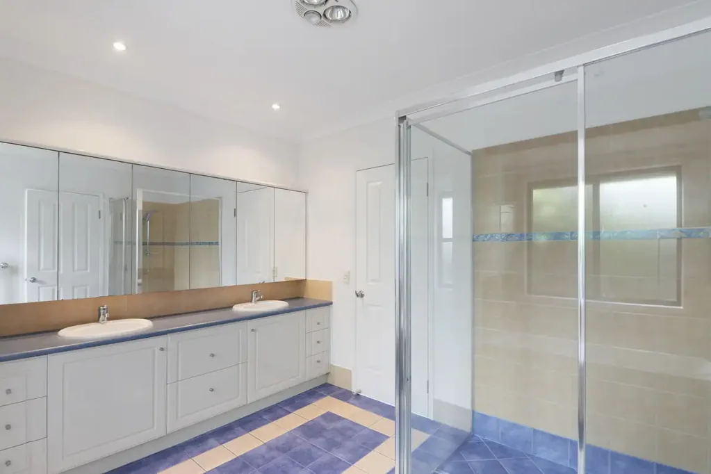 Stylish Family Home with Pool, Perfect for Entertaining