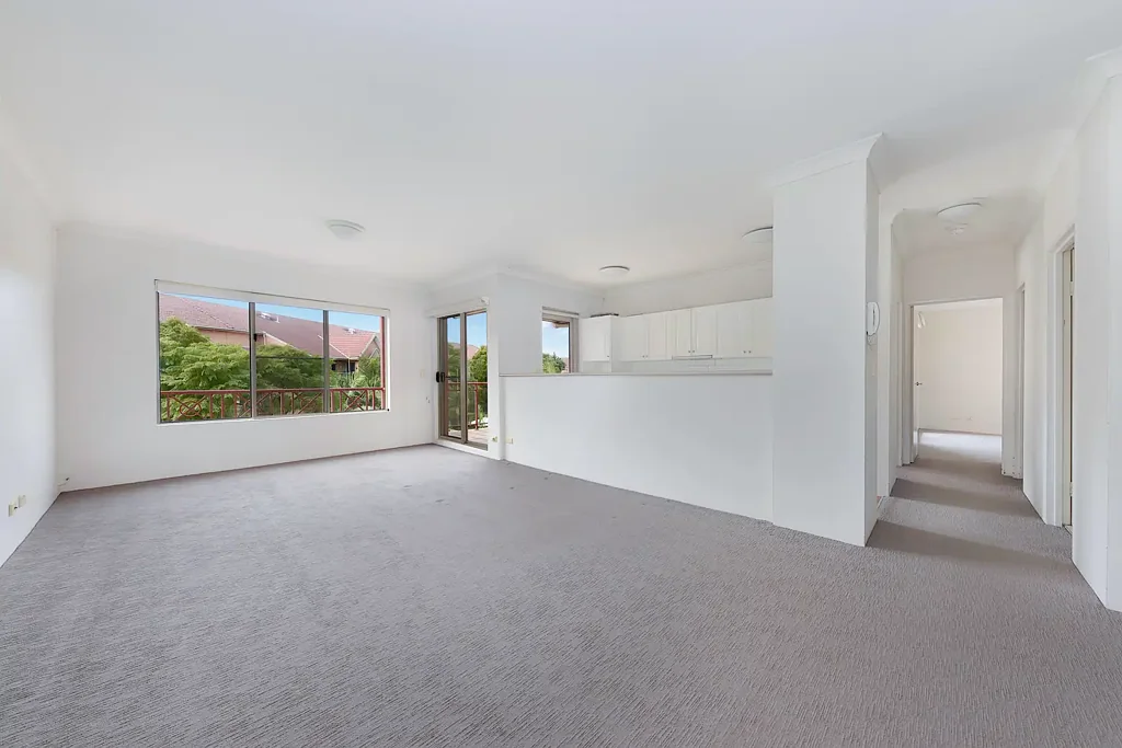 Beautifully Maintained 2 Bedroom Apartment