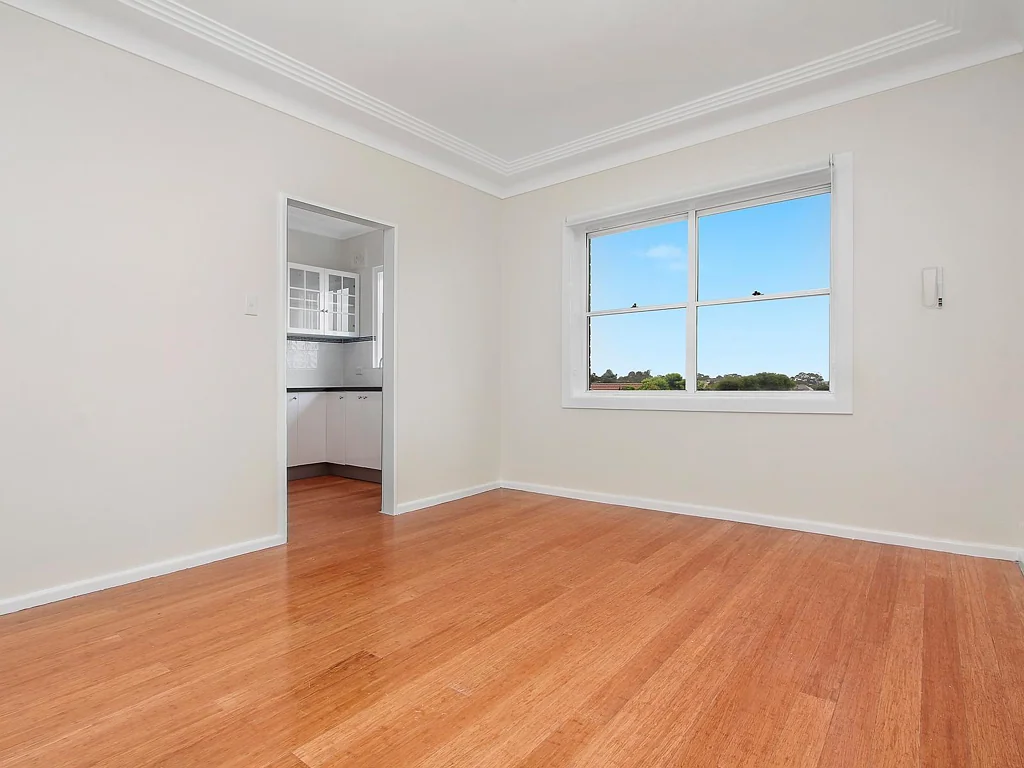 Quiet, convenient location