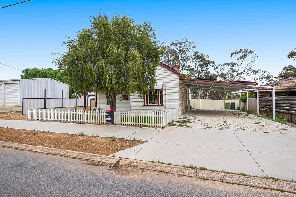 44 Lefroy Street, Moora, WA 6510