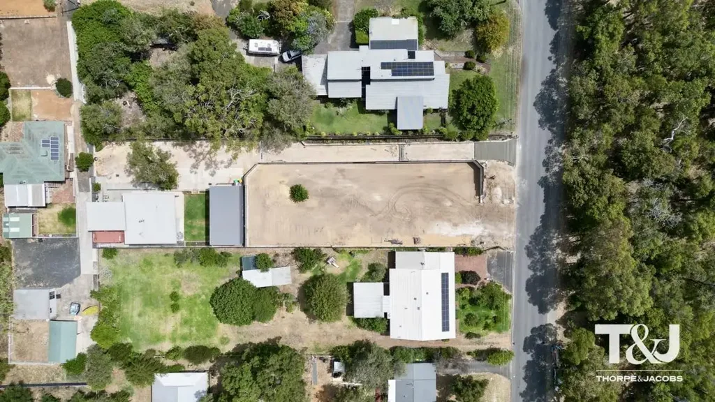 7 Barnes Avenue, Australind, WA 6233