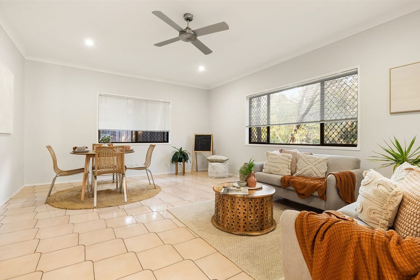 12 MEADOWBANK ST, CARINDALE QLD 4152, 0 habitaciones, 0 baños, House