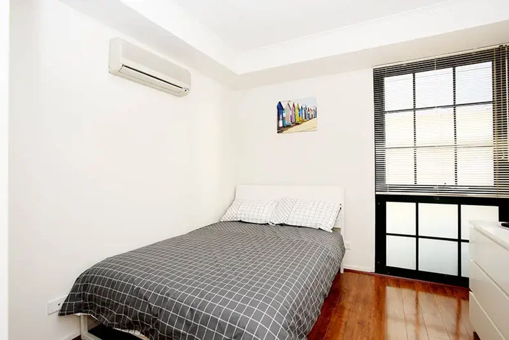Furnished studio with air conditioning
